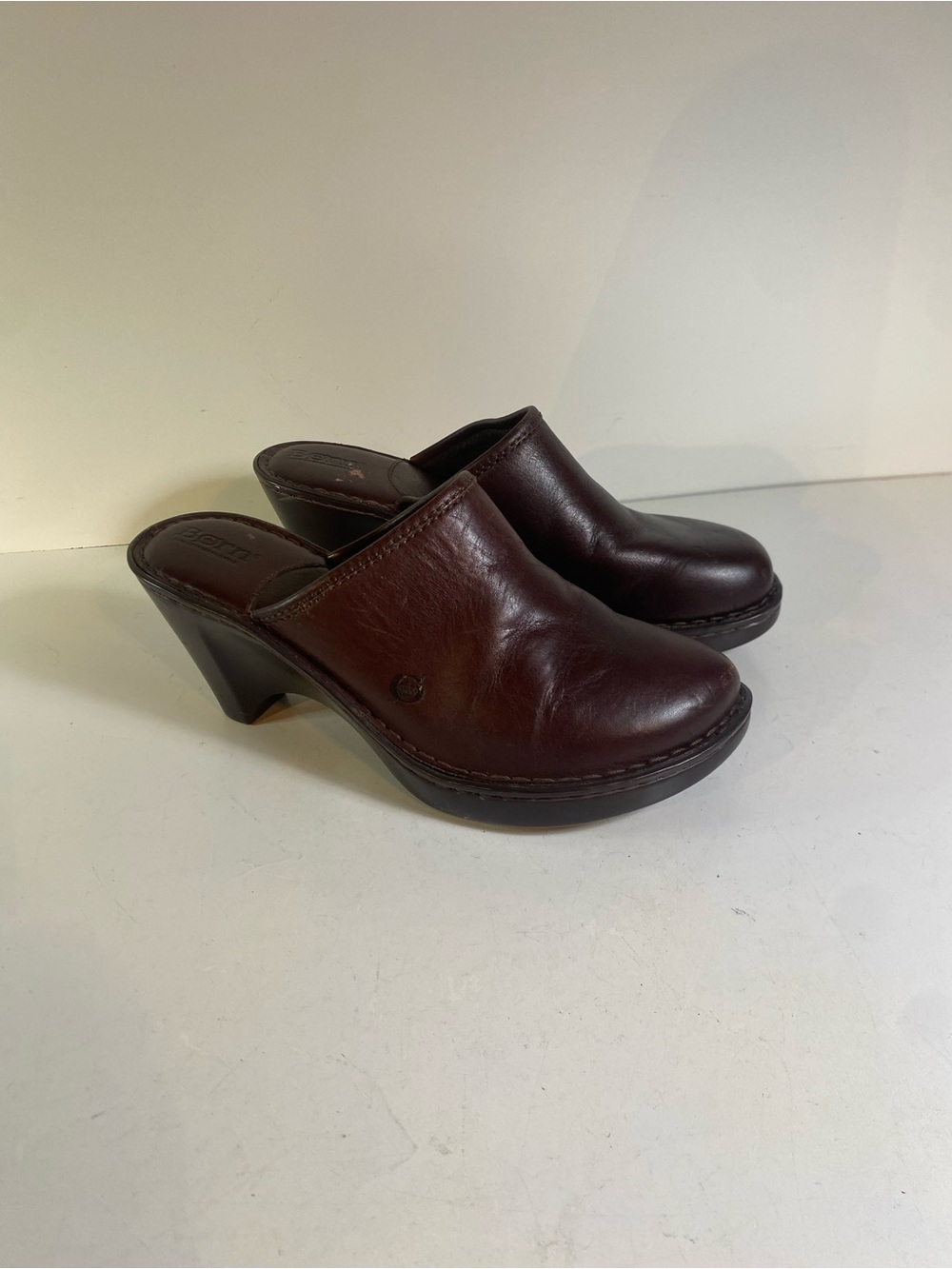 Born Chestnut Brown Leather Wedge 3.5” Heel Clogs Size 9
